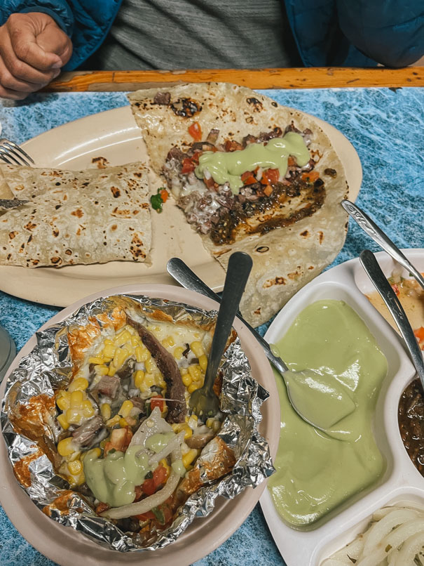 Burritos dans un restaurant au Mexique 